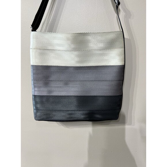 Harvey's Original Seatbelt Streamline Crossbody Bag Shoulder Neutral Gray - Picture 3 of 16